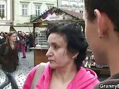 Giovane ragazza ama  ...